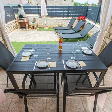 Casa Nadija Kaštelir